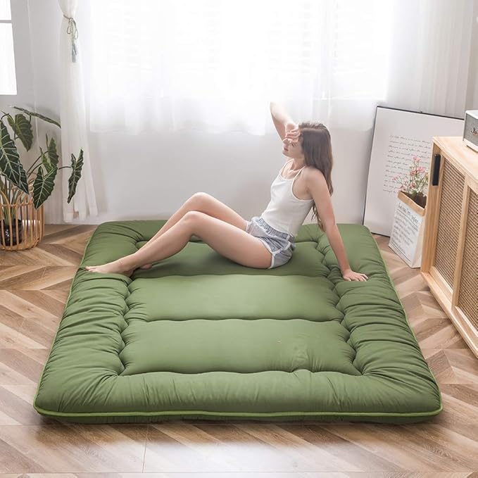 MAXYOYO Japanese Floor Mattress Futon Mattress, Thicken Tatami Mat Shiki Futon Sleeping Pad Foldable Roll Up Mattress Guest Mattress Pad Floor Lounger Bed, Green, King