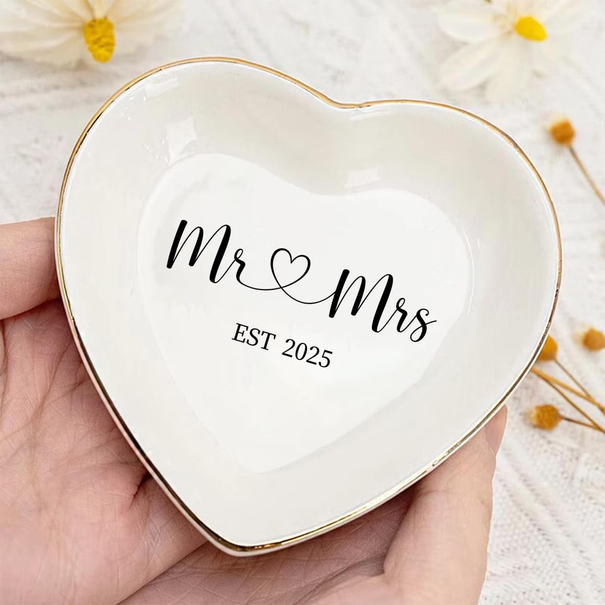 Ceramic Ring Dish for Wedding Anniversary - Mr & Mrs EST 2025 Jewelry Tray, Elegant Keepsake Gift for Couples, Ceramic Valet Tray for Jewelry Storage