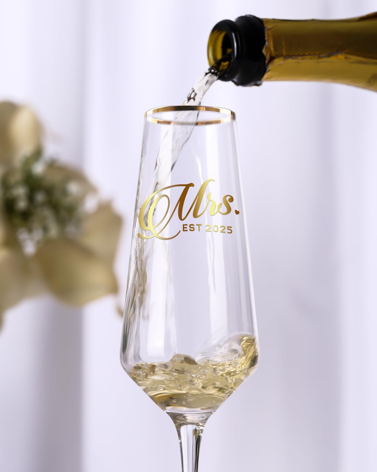 comfit Mr and Mrs Champagne Glasses Set of 2, Long Stem Wedding Champagne Flutes 2025, Bride and Groom Toasting Crystal Glass Set,Engagement Gifts for Couples, Newlyweds, Anniversary,8.5oz