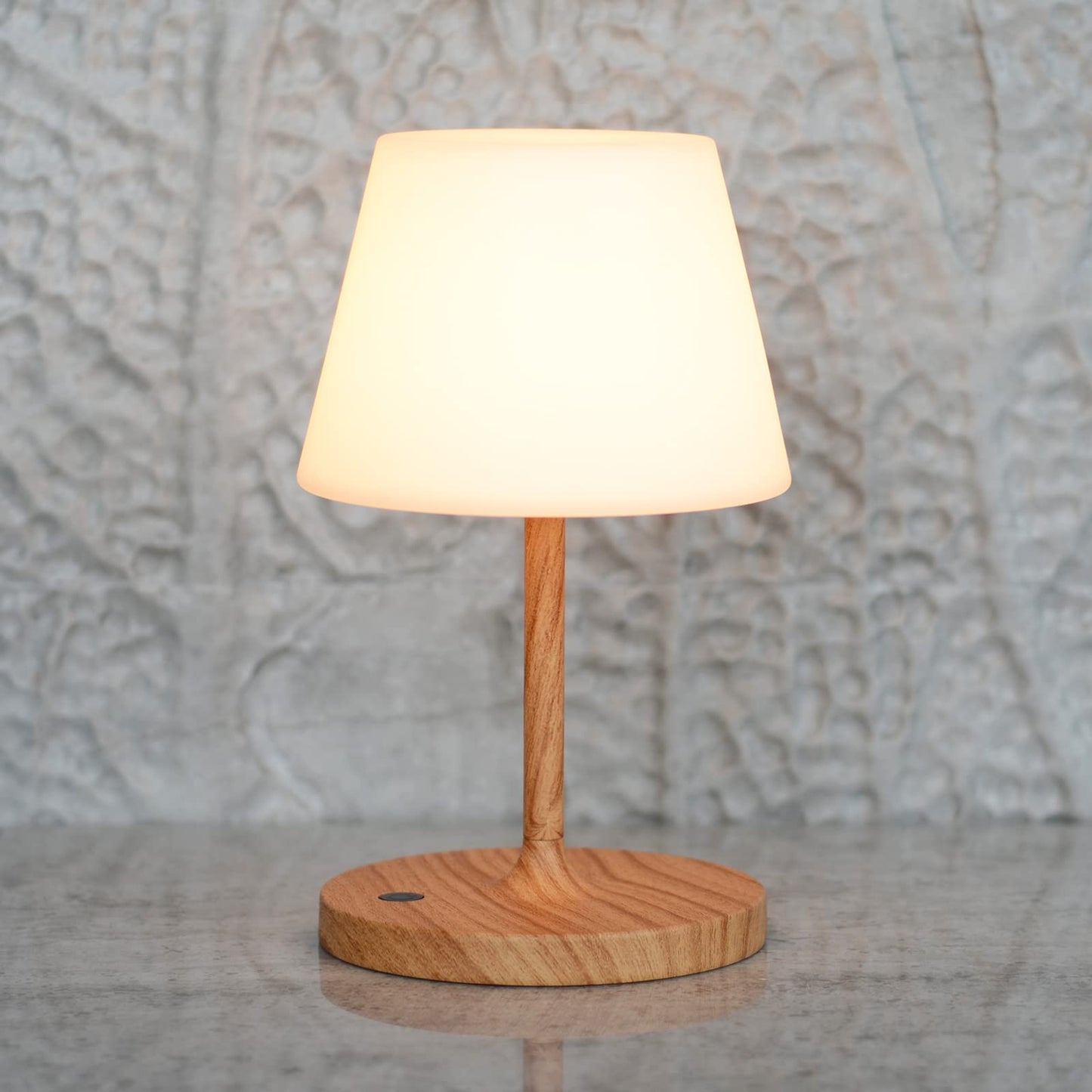 LOTITOL Outdoor Table Lamp/Cordless USB Rechargeable 4000mAh / 2700K LED/Touch Dimmable/Portable Battery Operated / IP44 Waterproof/PE Shade/Bedroom Dinning Camping Patio (9.6in, Wood Grain)