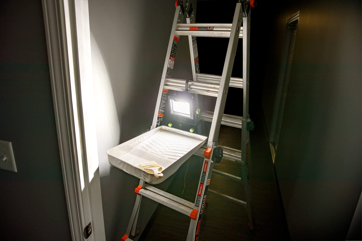 PowerSmith 4000 Lumen Portable LED Work Light with All Metal Stand and Sealed Switch for All Weather Flood Light, 5 Year Warranty (PWLS040H) , Black