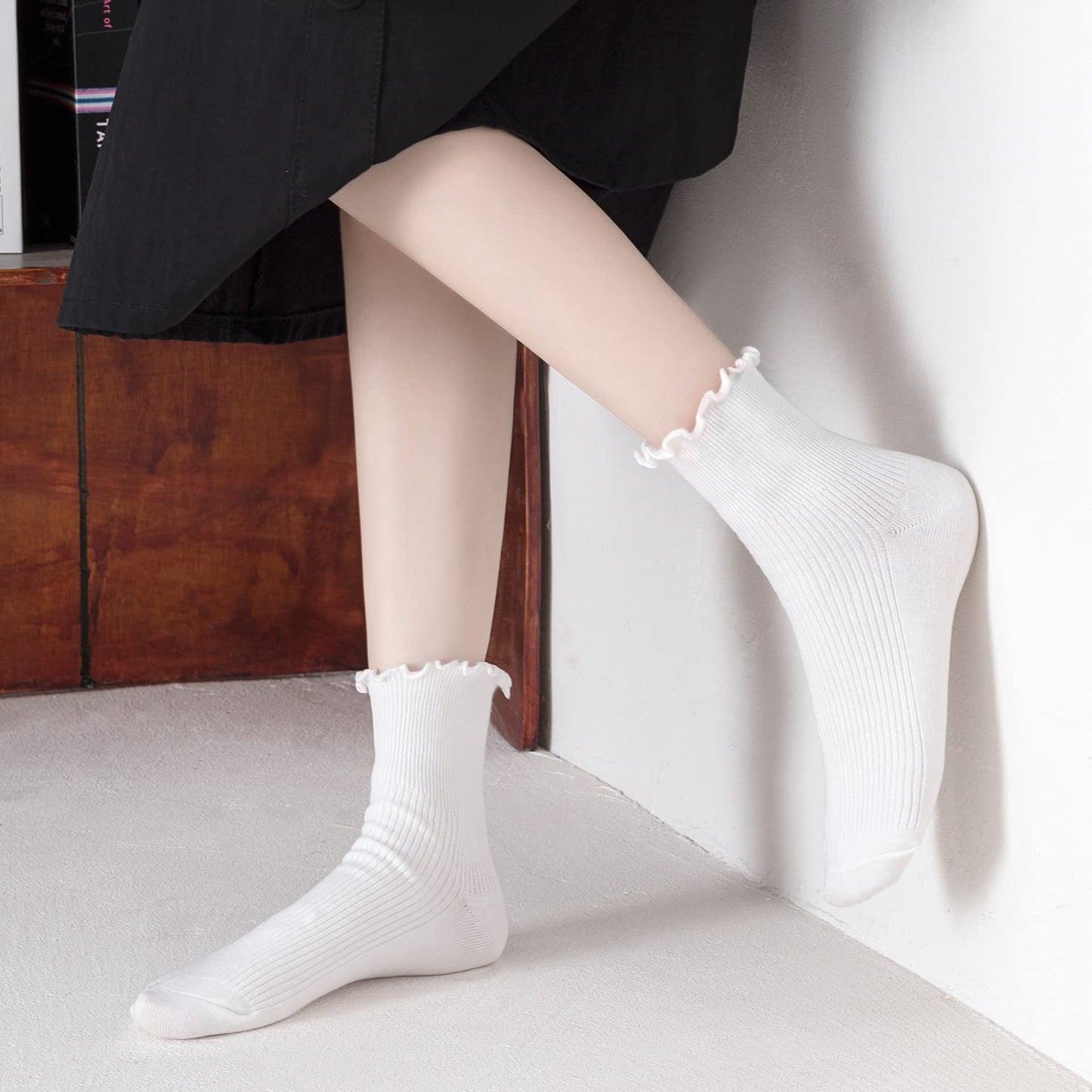 Mcool Mary Women's Ruffle Socks,Casual Cute Ankle Socks Breathable Knit Cotton Soft Frilly Crew Socks for Women 6 Pack ((3black+3white)-1)
