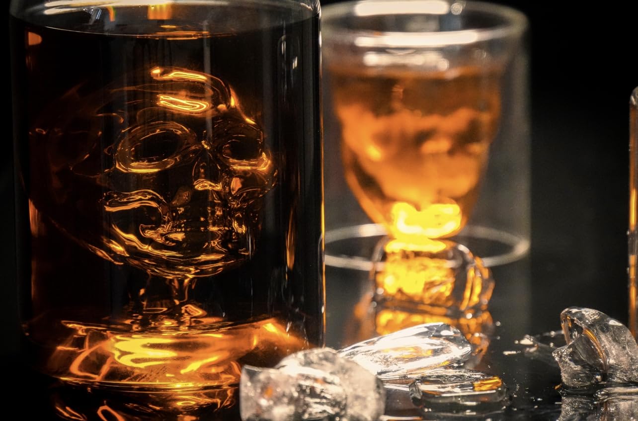 Skullers Skull Whiskey Decanter Set – 37oz Lead-Free Glass Bottle + 4 Shot Glasses – Gothic Bar Gift for Men – Unique Tequila, Rum, or Vodka Liquor Set for Halloween, Birthdays & Collectors