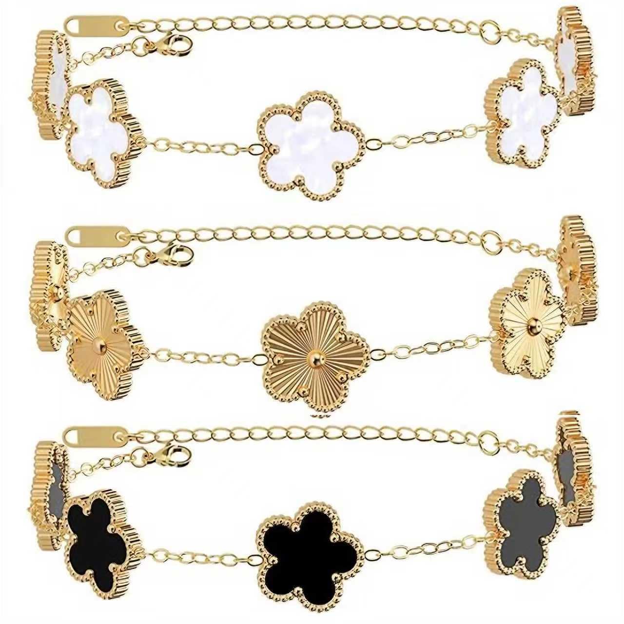 GRBeid 18K Gold Plated Clover Bracelet Dupes Gold/Black/White Bracelet Set for Women Flower Leaf Lucky Clover Bracelets Trendy Danity Jewelry Birthday Gifts for Women/Mom/Friends/Sister/Besties