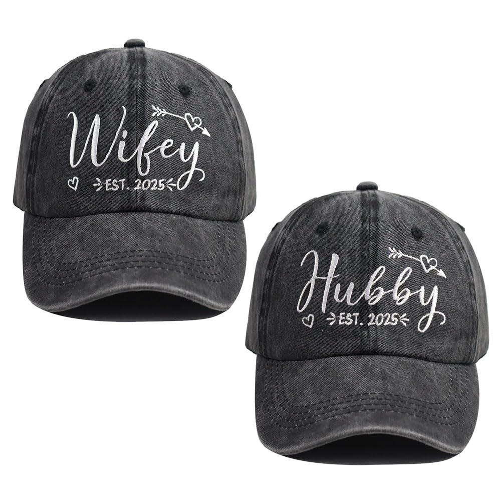 2 PCS Hubby and Wifey 2025 Hats for Men Women, Funny Adjustable Cotton Mr Mrs Embroidered Baseball Cap Couple Matching Caps Birthday Giftsfor Dad Mom