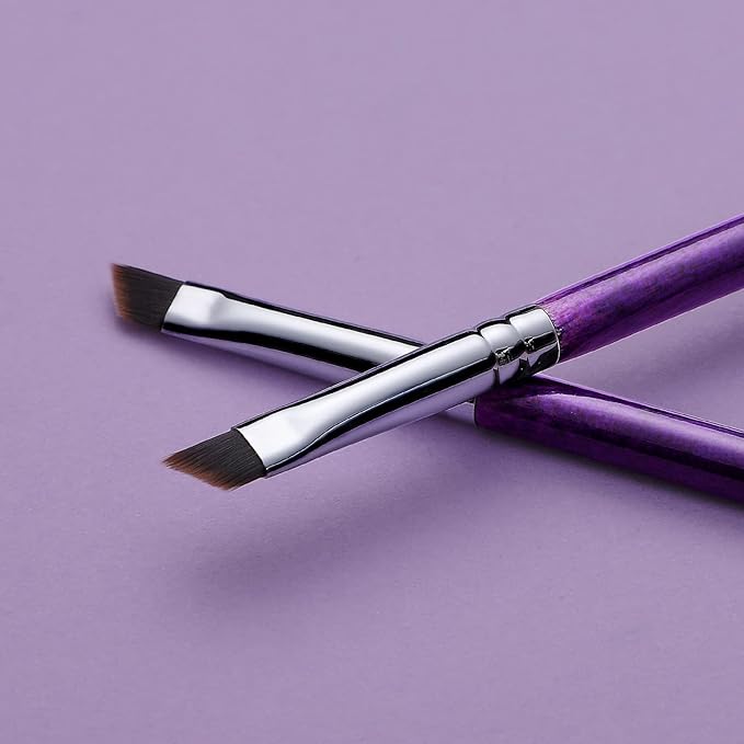 Eyeliner Brush Fine Angled - PRO Precision Gel Eye Liner Makeup Brush -Ultra Thin Slanted Flat Angle - Premium Cruelty Free Synthetic Bristles (E835 Purple)