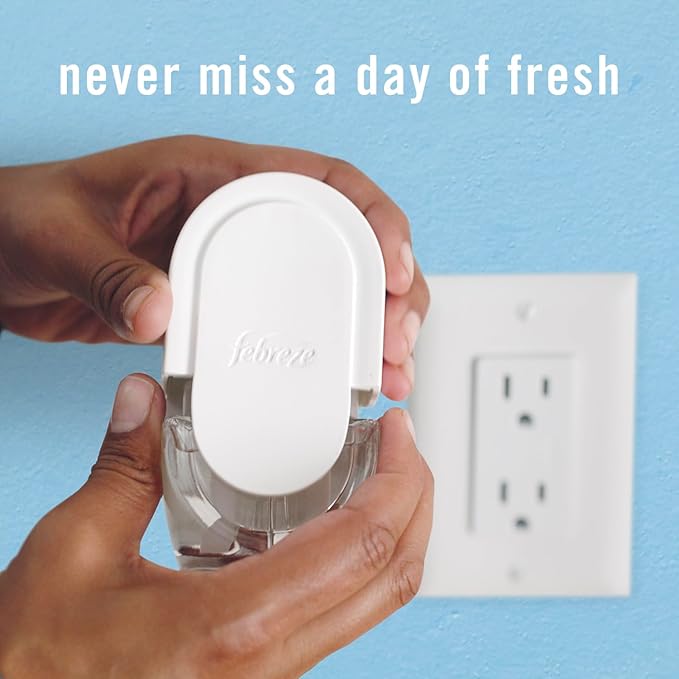 Febreze Plug In Air Freshener, Odor-Fighting Scented Oil Refill, For Home, Bathroom, & Kitchen, Long Lasting for Strong Odors, Limited Edition Holiday Cranberry Crumble Scent, 0.87oz Refills, 4 Count