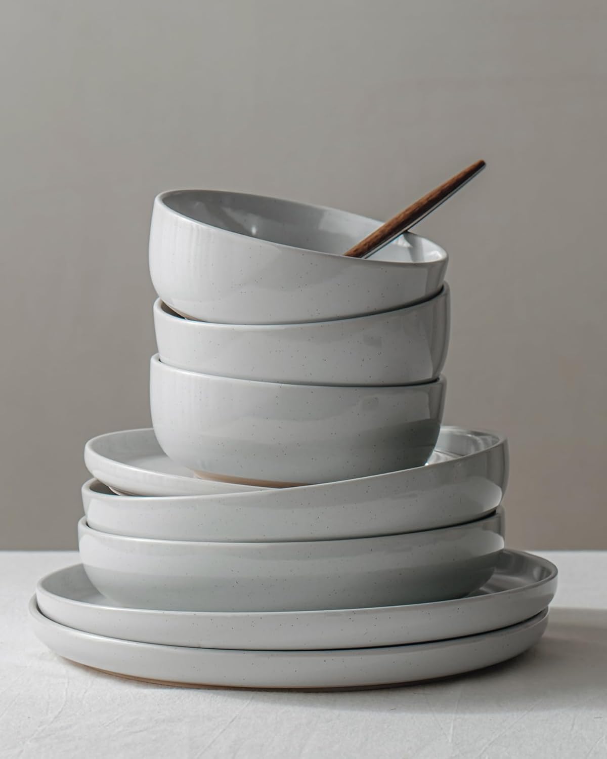 Famiware Milkyway Dinnerware Set with Mugs, Service for 4 (16pcs), Ribbed Stoneware Plates and Bowls Dishes Sets - Chip & Scratch Resistant, Microwave & Dishwasher Safe, Light Gray