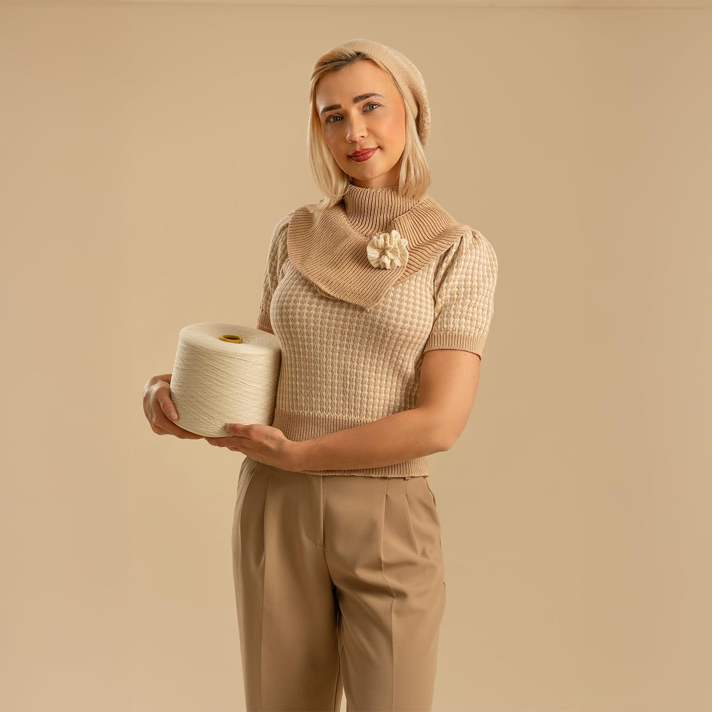 Kate Seamless Paper Backdrop for Photography Beige Cream Backdrop Paper (53''x16.4' Ivorine)