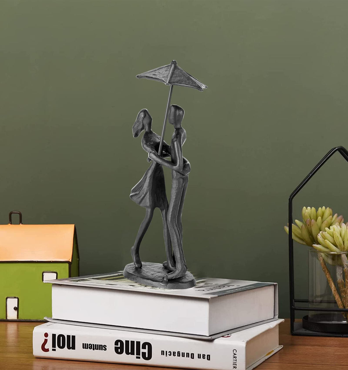 Loving Couple Under Umbrella Bronze Sculpture, Handcrafted Art Metal Statue Romantic Art Iron Statue 6th 11th 20th 40th 50th for Couple