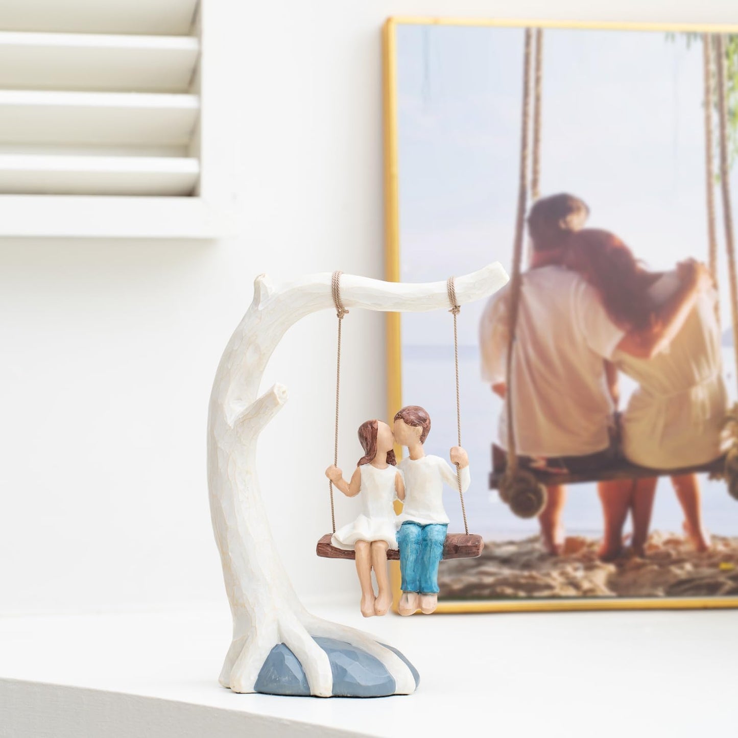 Romantic Couple Swing Statue.Kissing Sculpture Anniversary Wedding Gifts for couple,Valentine's Day and birthday Gifts for Wife or Girlfriend.Sweet Home Decoration. Conveying Love's Romance and Warmth