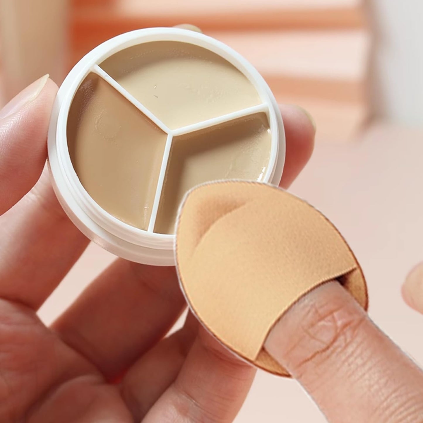 ROYHOO 75PCS Finger Powder Puff Mini Makeup Sponge Soft Beauty Makeup Blender Puff for Foundation, Face Powder, Under Eye Settin