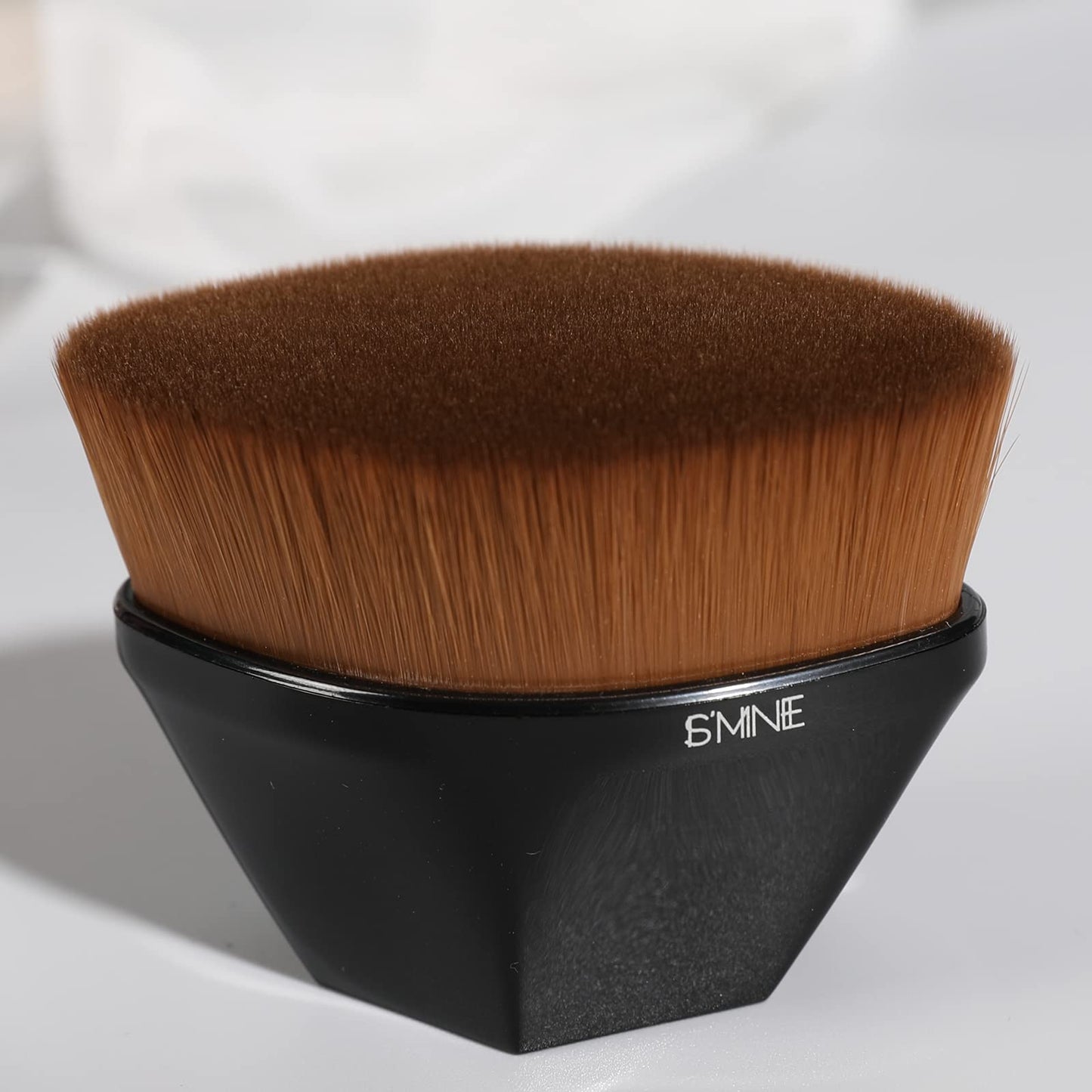 ISMINE Foundation Makeup Brush Flat Top Kabuki Hexagon Face Blush Liquid Powder Foundation Brush for Blending Liquid, Cream or F