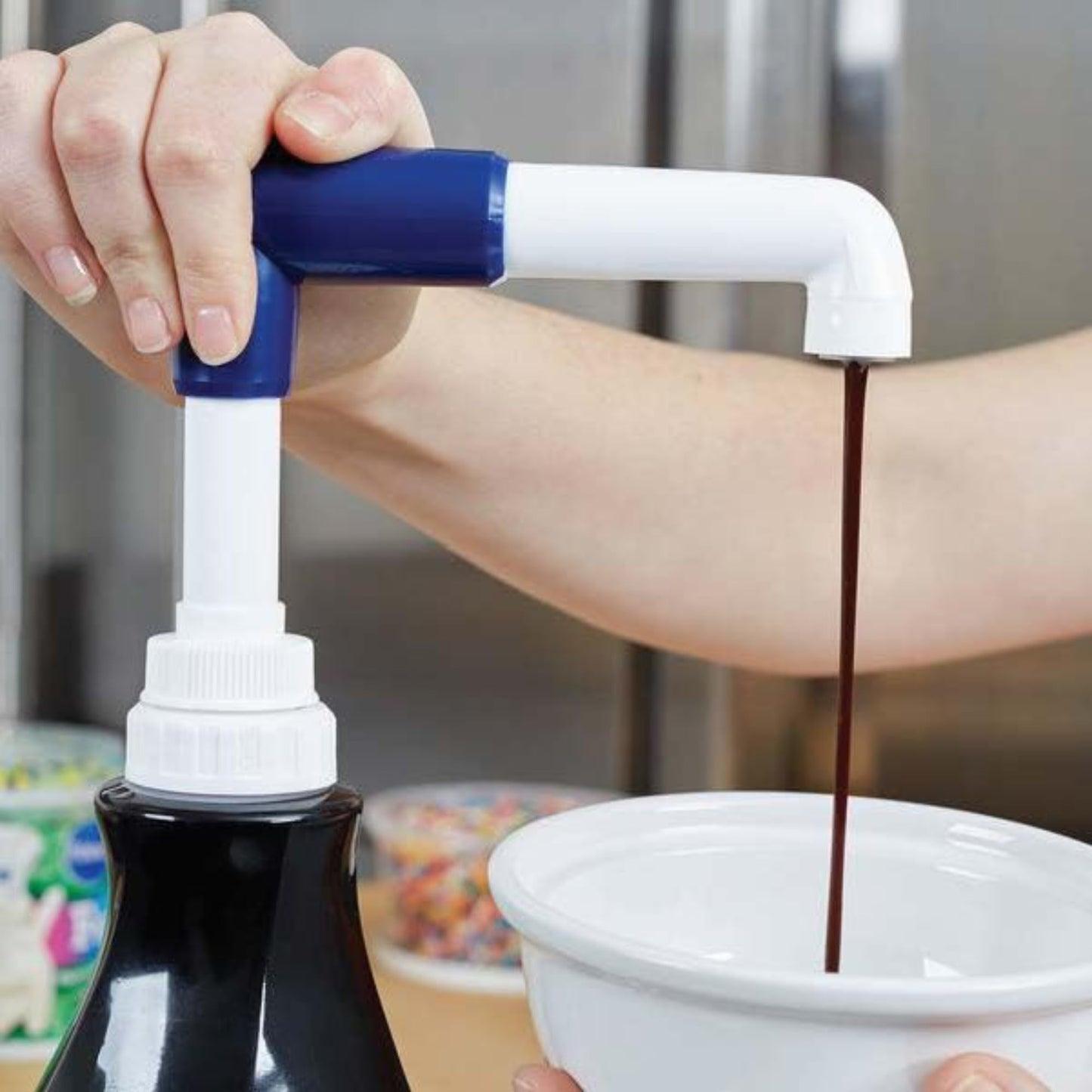 Ghirardelli Sauce Pump For 87.3 to 90.4 oz Bottles Dispenses, 0.5 oz of Product Per Pump