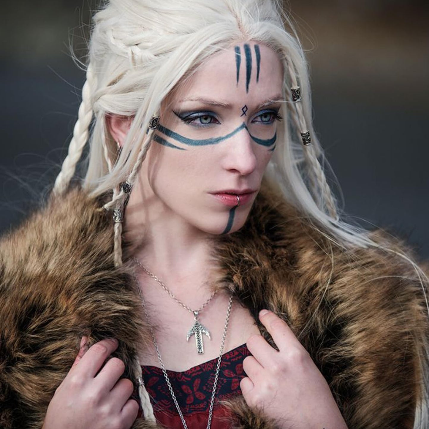 L'VOW Viking Faux Fur Collar Shawl Shoulder Fur Wrap Scarf Warrior Pirate Cosplay Costume Halloween Accessory for Women(Brown)