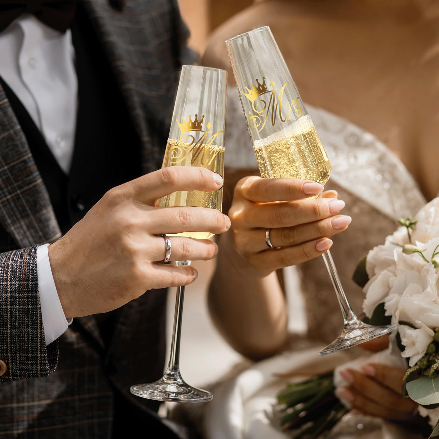 iooiluxry Gold Wedding Cake Knife and Server Set, Mr and Mrs Champagne Flutes Glasses with Cake Cutting Set for Wedding Bridal Shower Gifts