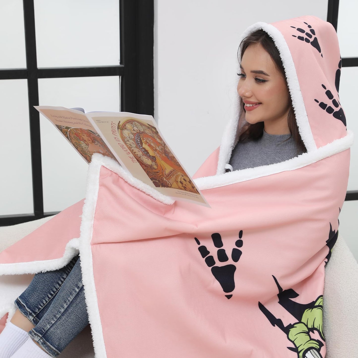 REFTTENW Mom Birthday Gifts, Gifts for Mom from Son Daughter, Mama Blanket Hoodie