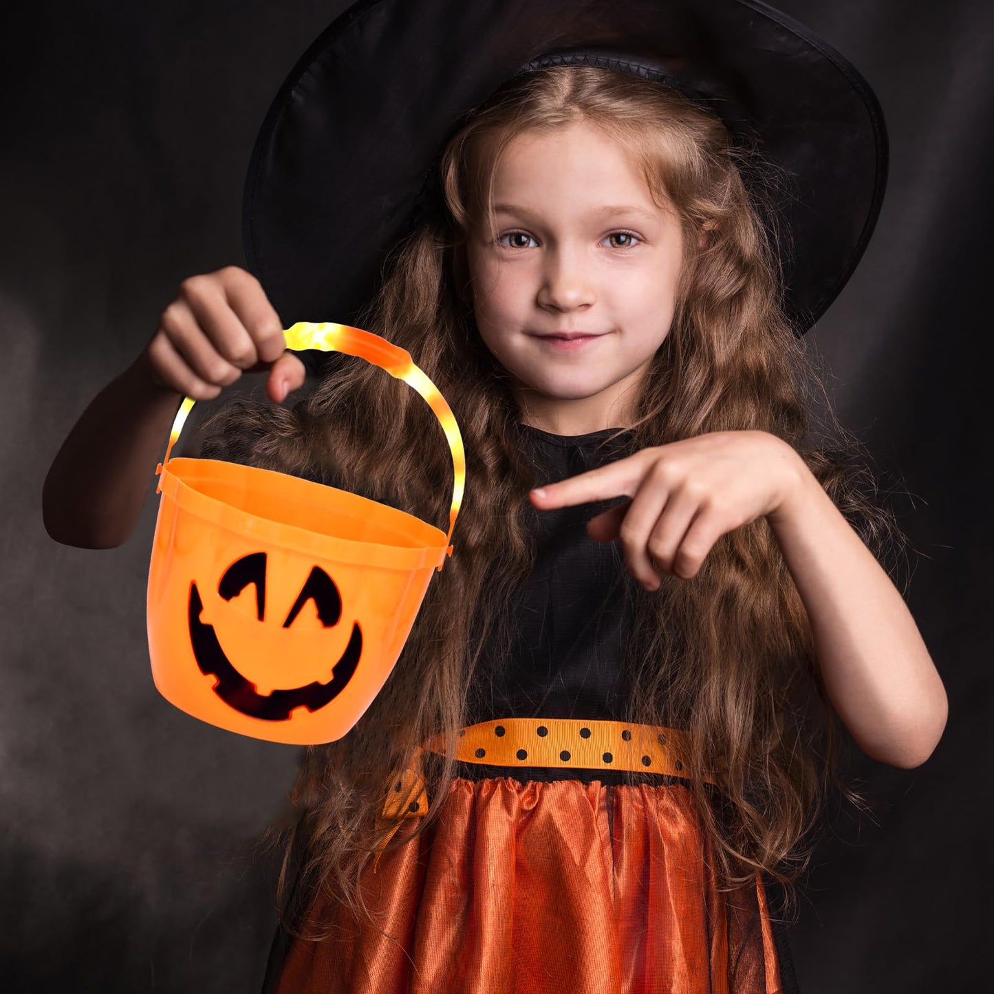 Lighted Pumpkin Halloween Candy Bucket with Handle - Large Plastic Light Up Sweet Bucket Pail for Halloween Trick or Treat Jack O Lantern Candies Collection Party Decorations for Kids