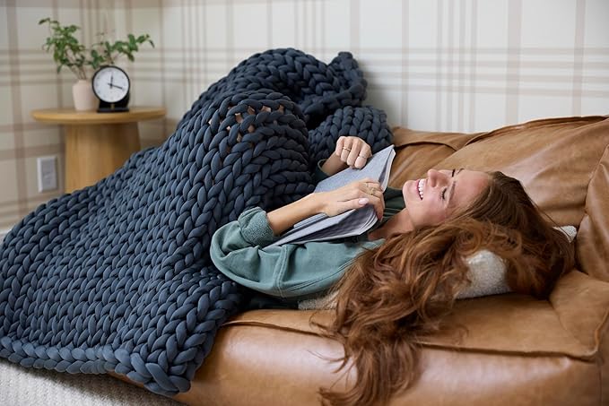 Nuzzie Chunky Knit Blanket - Breathable, Cooling, Hand Made Knit Throw Blanket for Sleep - Machine Washable, Stylish Decor Design (Dusty Rose, Full | 16lbs | 48"x72")