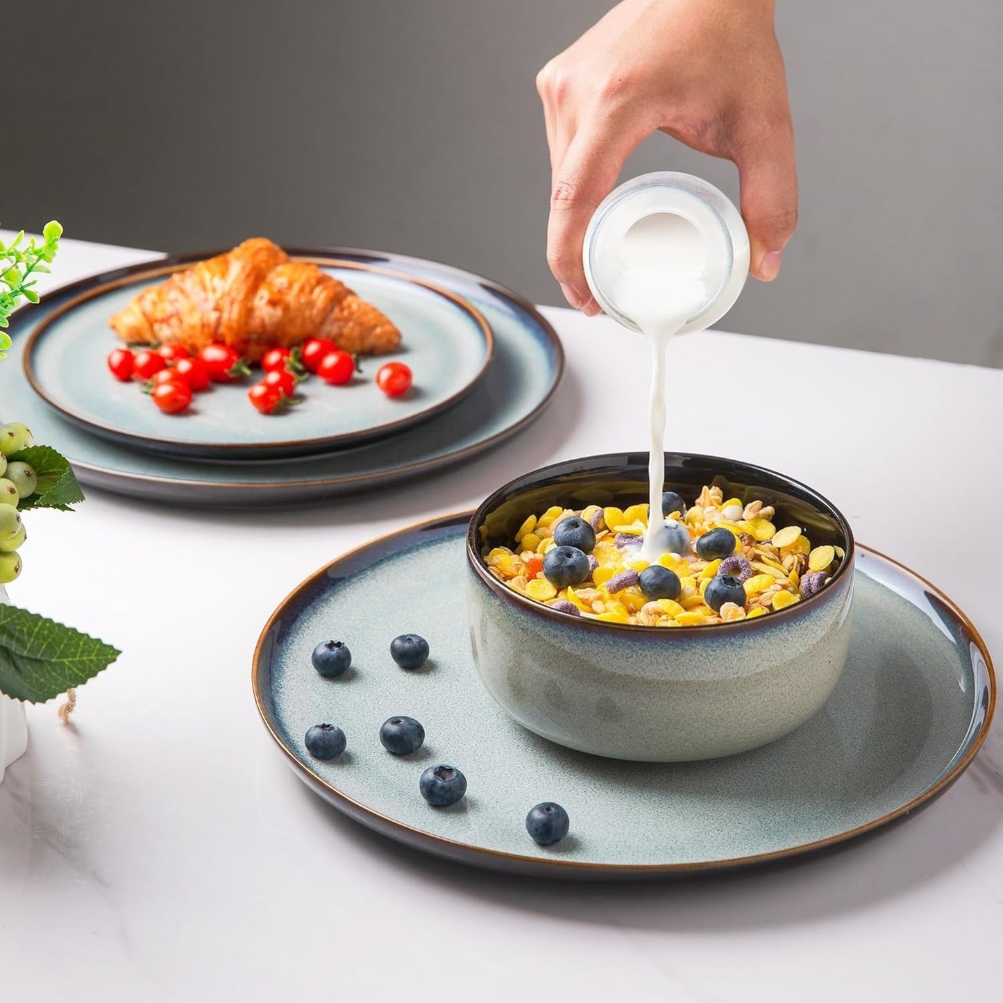 LERATIO Ceramic Dinnerware Sets for 12, 36 Pieces Plates and Bowls Sets, Reactive Glaze Dishes -Scratch Resistant, Dishwasher&Microwave Safe&Oven Safe