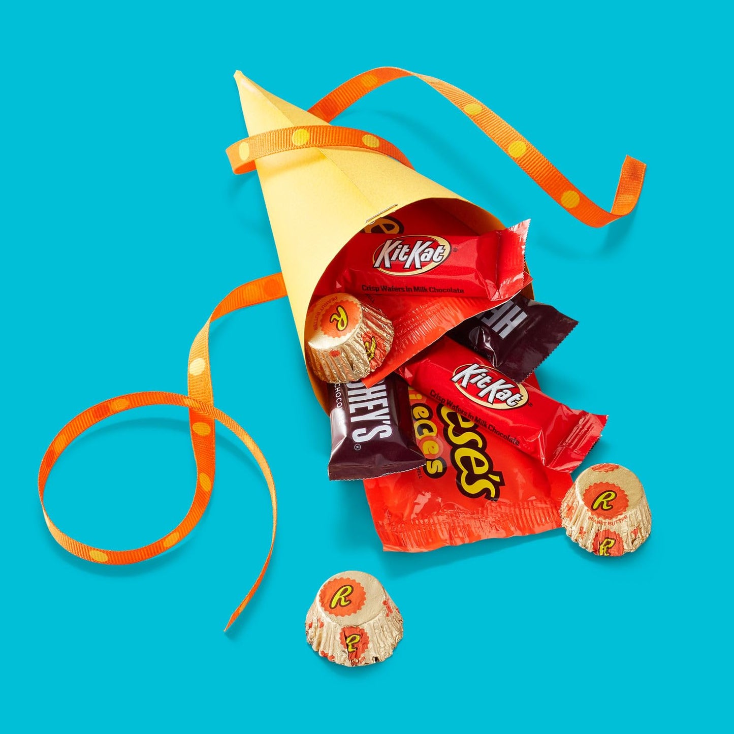 HERSHEY'S, KIT KAT and REESE'S Assorted Flavored Candy Party Pack, 33.38 oz