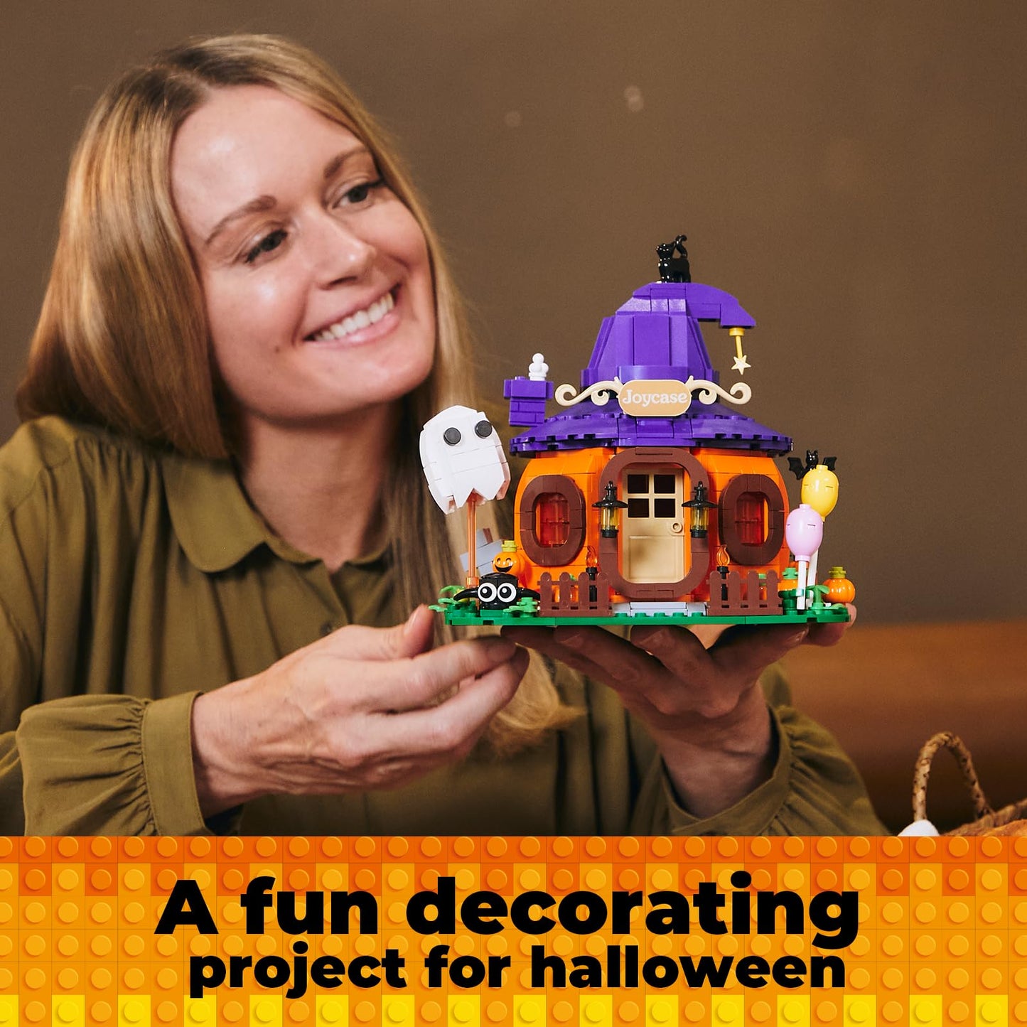 Halloween Pumpkin House Building Kit, Whimsical Halloween Building Set Décor with Adorable Ghost and Pumpkin Toys, Cute Halloween Party Gift, Halloween Building Bricks Compatible with Lego