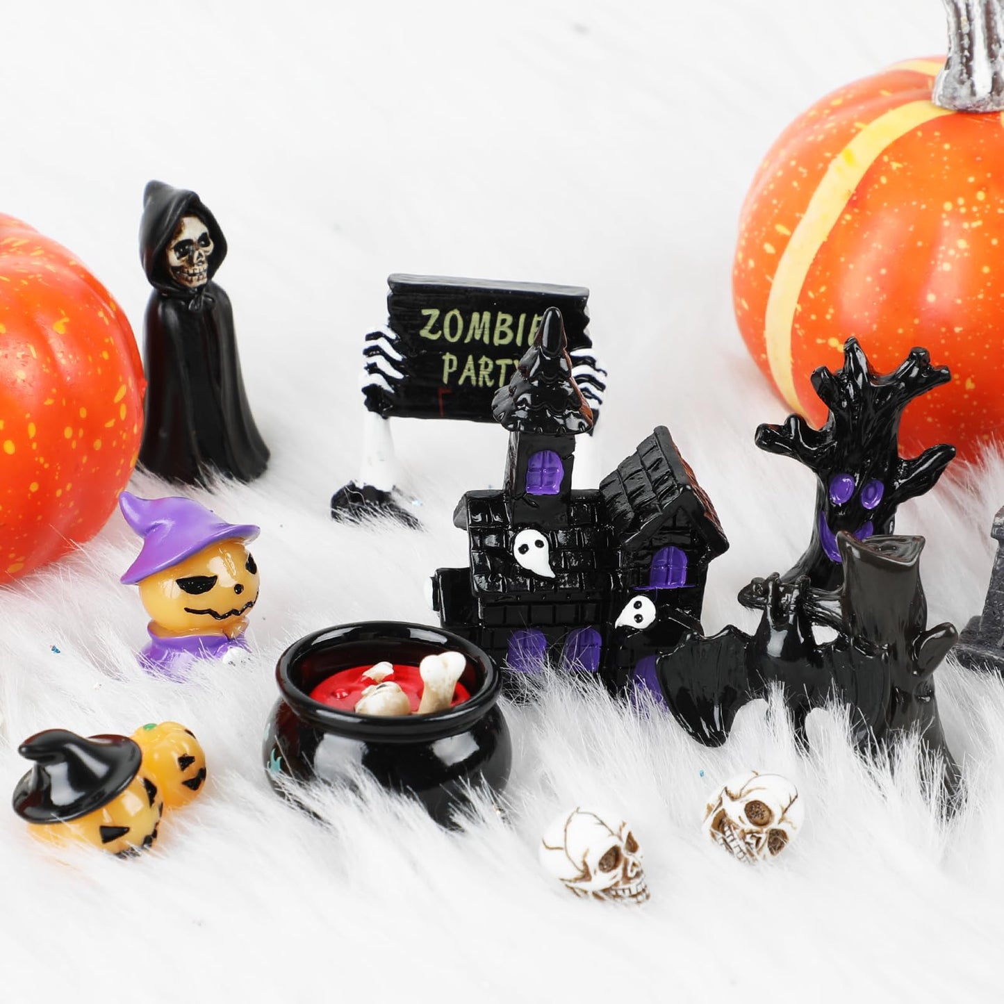 DIYASY Halloween Miniature Figurines, 40 Pcs Mini Resin Craft Decorations Tiny Miniatures Dollhouse Ornaments Small Fairy Garden Décor Village Accessories