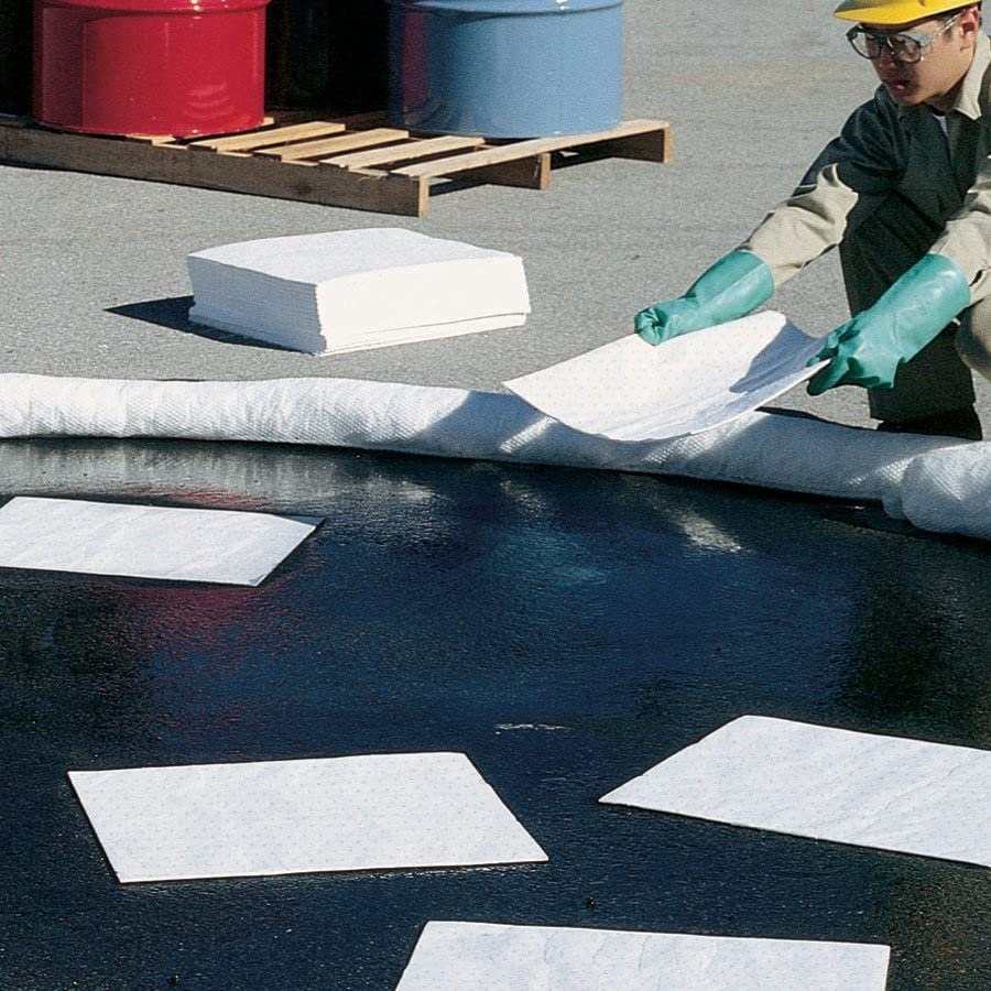 PIG Oil Mat - Oil-Only Absorbent Mat Pad - 200 Pads per Bag - 15" x 20" Pad - Absorbs up to 14 Ounces per Pad - MAT423