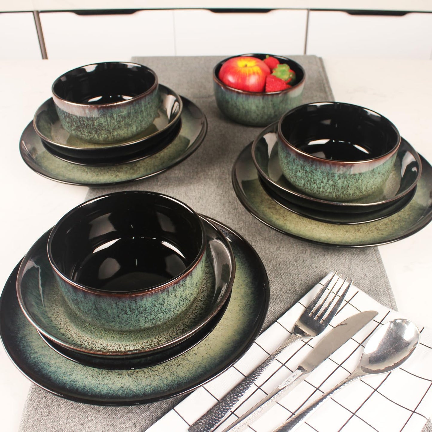 Dinnerware Sets(16Pcs) Serves for 4, Reactive Glaze Tableware Set with 7.9"/8.3"/10.6"Plates and 5.5"bowl, Modern kitchen tableware, Scratch resistant, Microwave Dishwasher safe Set No.1