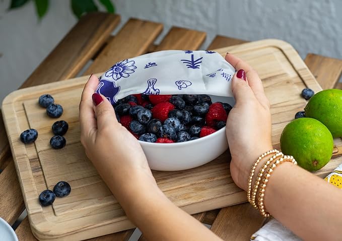 PURE & SUSTAINABLE COMPANY Beeswax Wraps for Food Storage-Pack of 3 Reusable with Organic Cotton - Preserve Fruits, Vegetables, Sandwiches, Snacks, Leftovers. Size S,M,L. Bears Print
