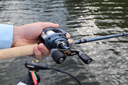 Pflueger President Baitcast Low Profile Reel, Freshwater Fishing Reel, Left Handle Position, Graphite Construction, Multi Disc Star Drag System