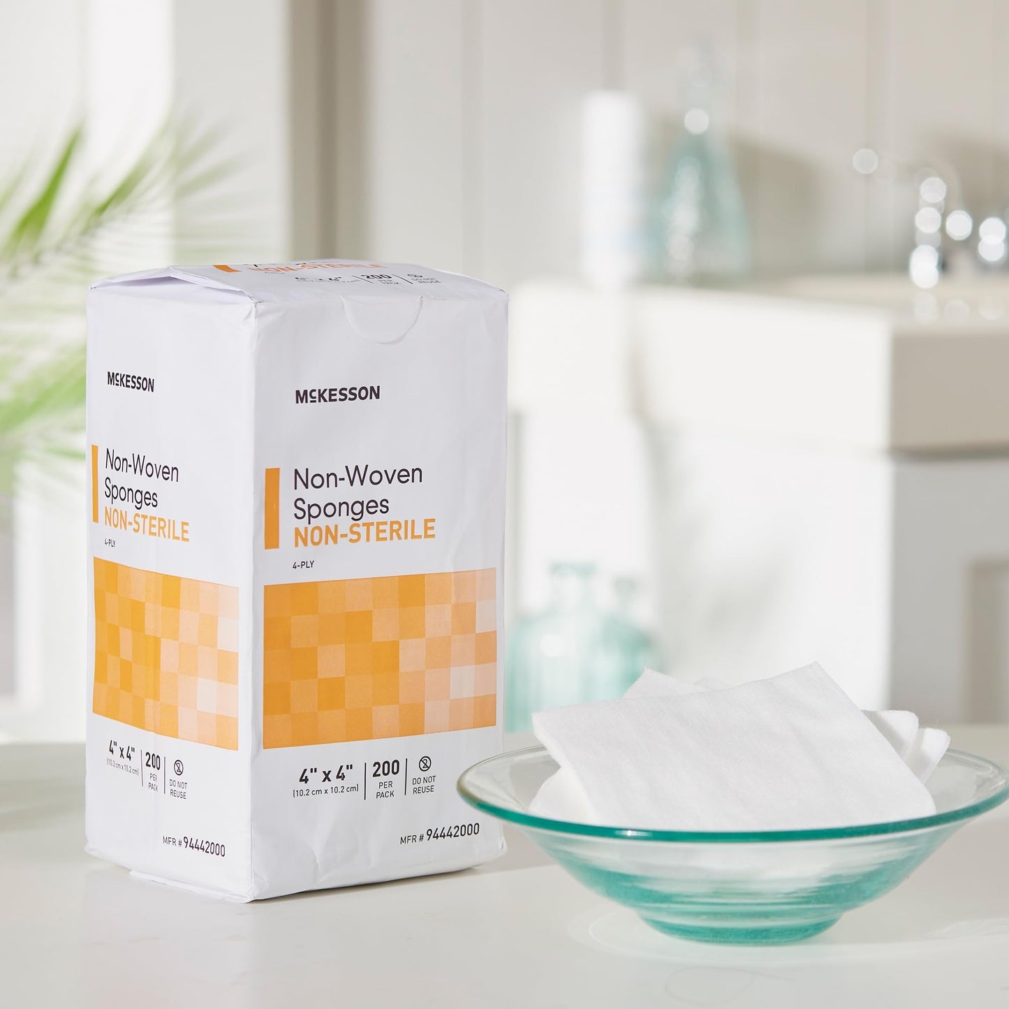 McKesson Non-Woven Sponges, Non-Sterile, 4-Ply, High Absorbency, Polyester/Rayon, 4 in x 4 in, 200 per Pack, 1 Pack