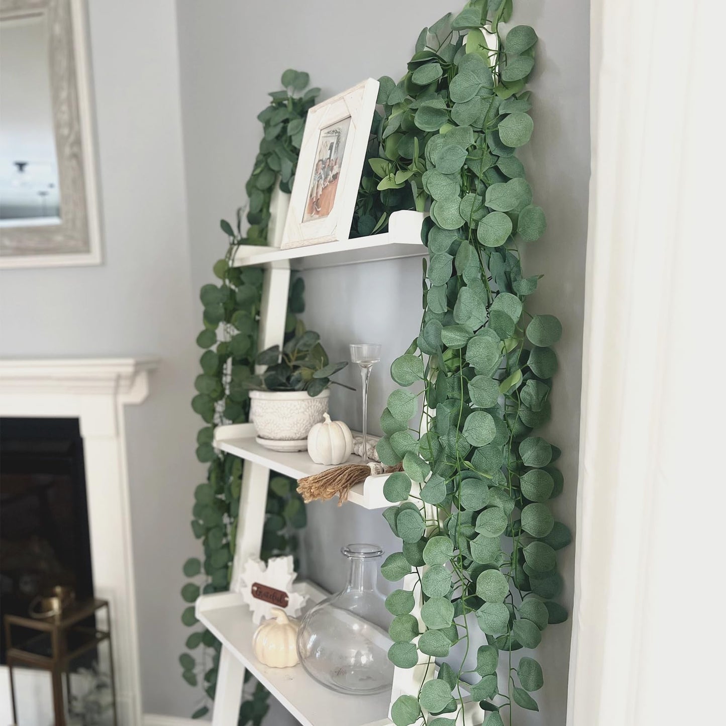 CQURE 28Pcs Eucalyptus Garland,Artificial Eucalyptus Leaves Table Greenery Garland Wreath Vines for Wedding Party Table Bedroom Wall Room Decor