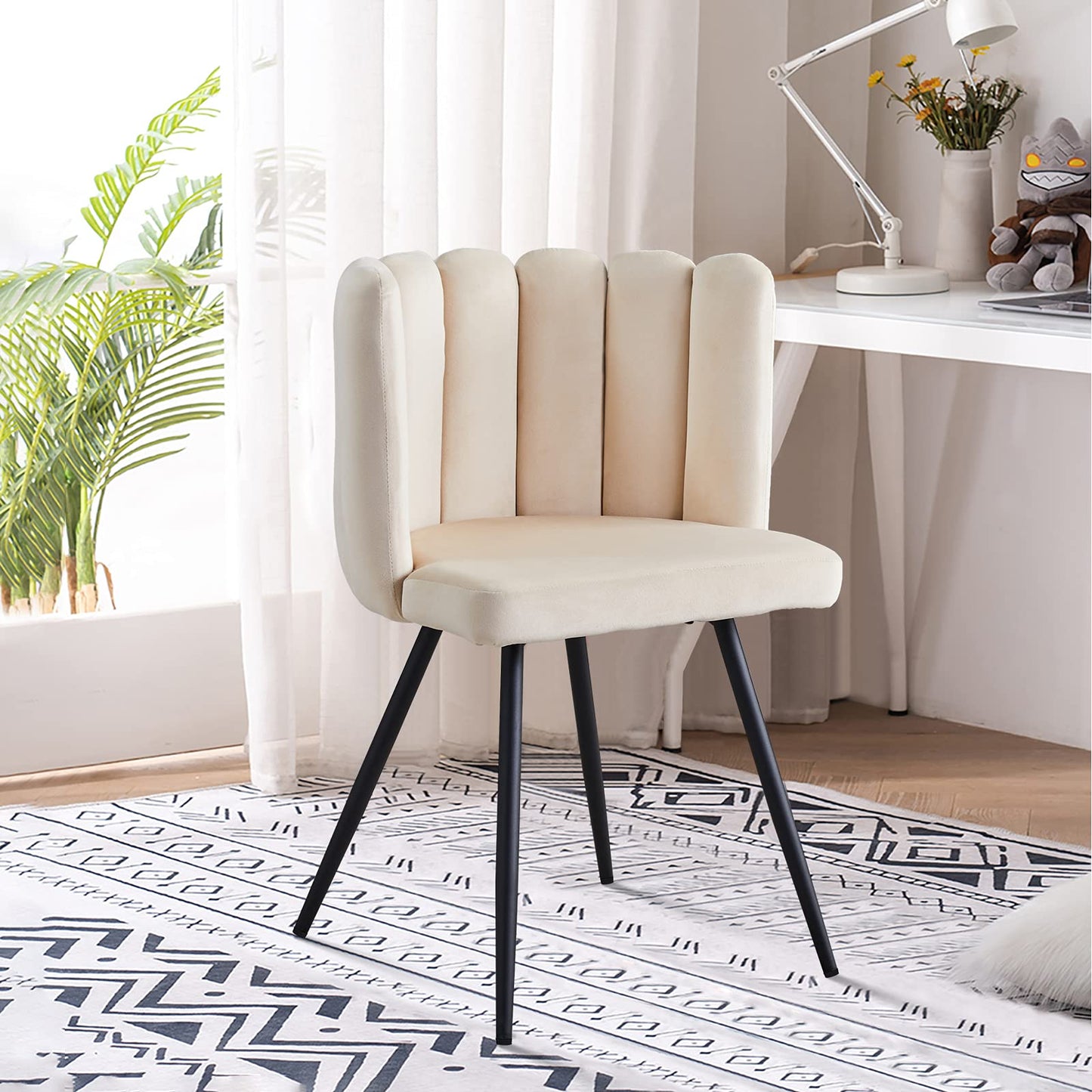CLIPOP Living Room Barrel Accent Chair, Modern Velvet Kitchen Dining Chair, Vanity Chair with Metal Leg, Scalloped Silhouette, Cozy and Soft Padded, Armless Leisure Makeup Chair for Bedroom, Cream
