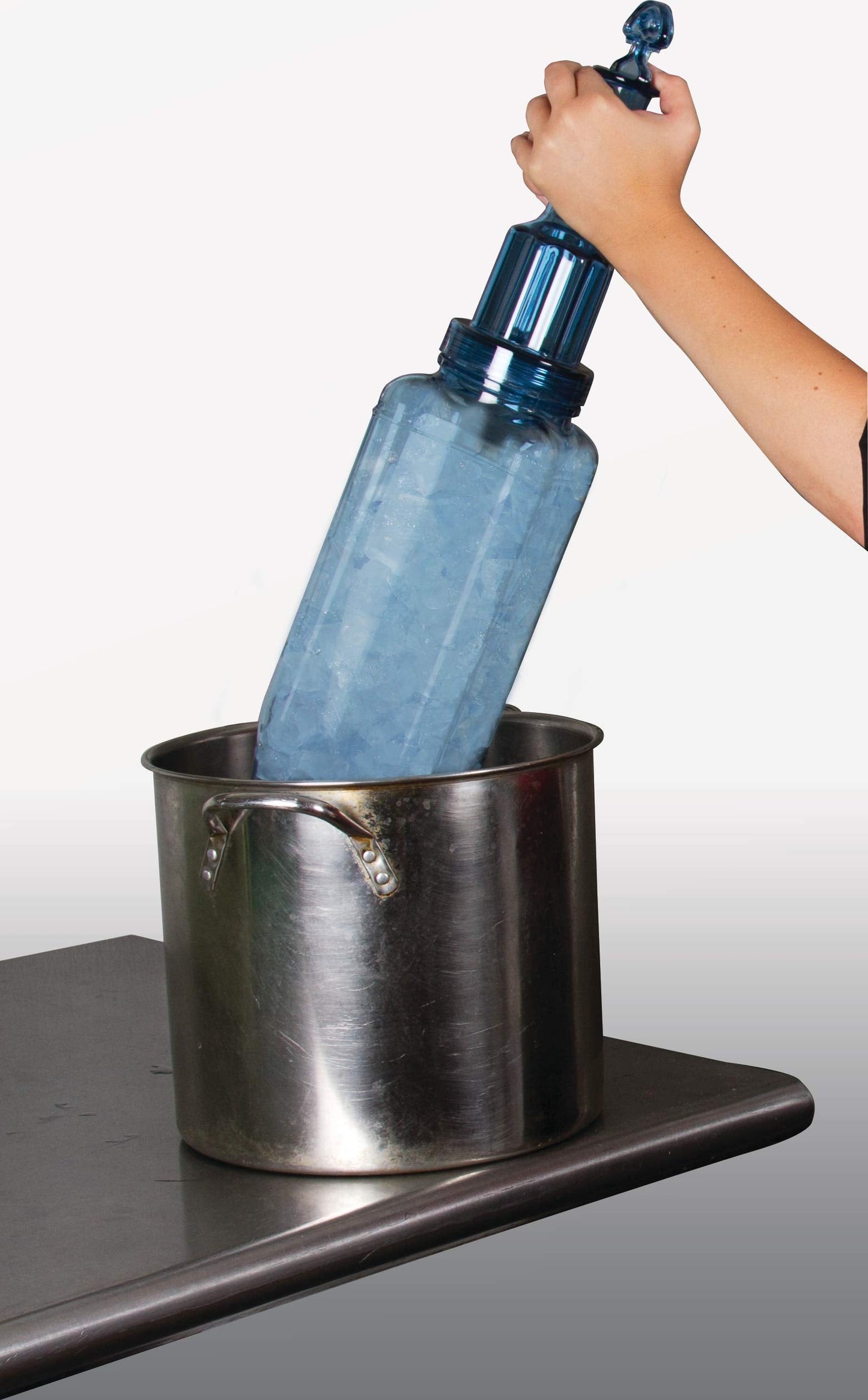 San Jamar Rapi-Kool Plastic Rapid Cooling Commercial Food Paddle with Hang Tag for Restaurants, Kitchens, 128 Ounces, Blue