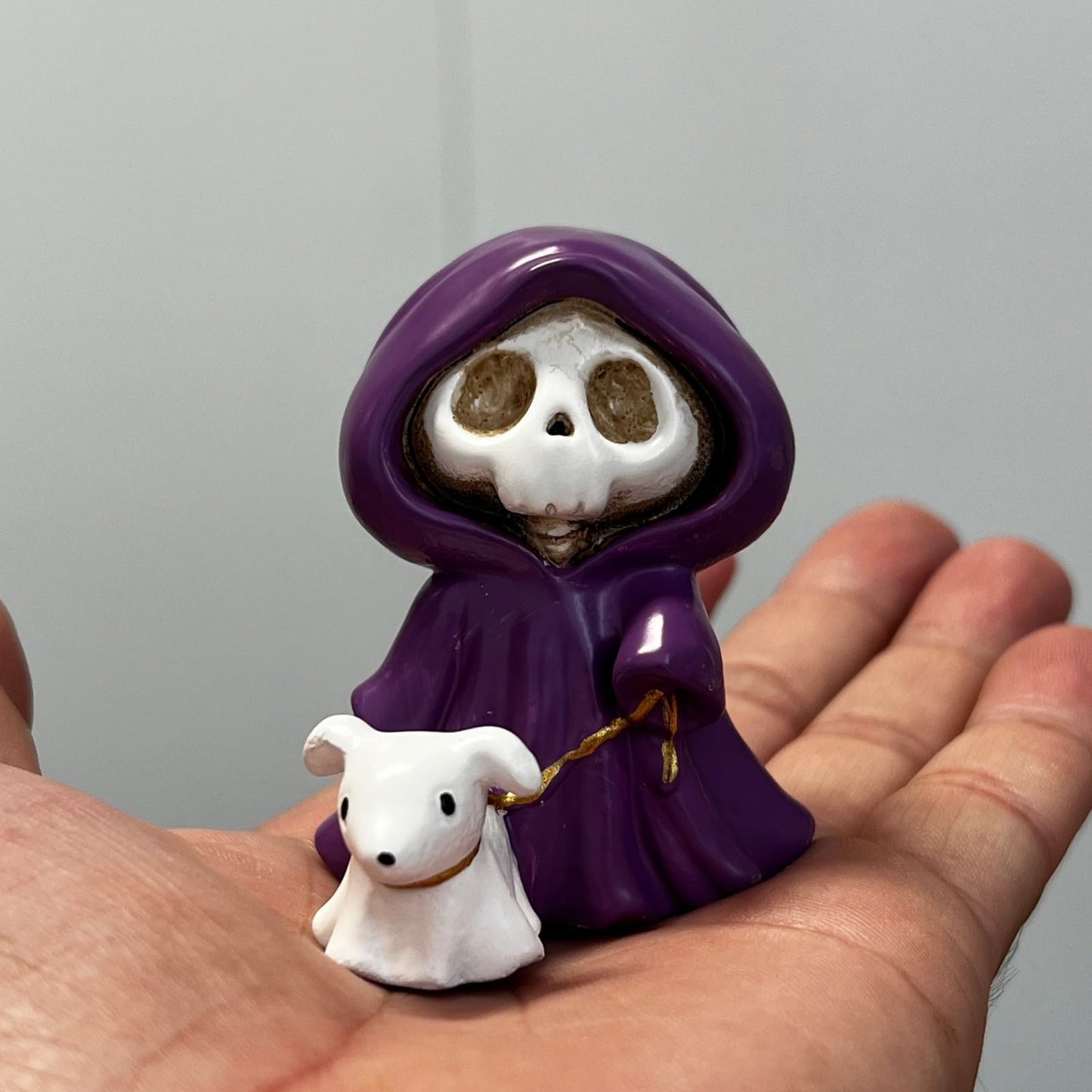 Daisylily Adorable Skull Grim Reaper Statue with Walking Dog Ghost Statue Figurine, Halloween Home Tabletop Decoration - Walking Dog