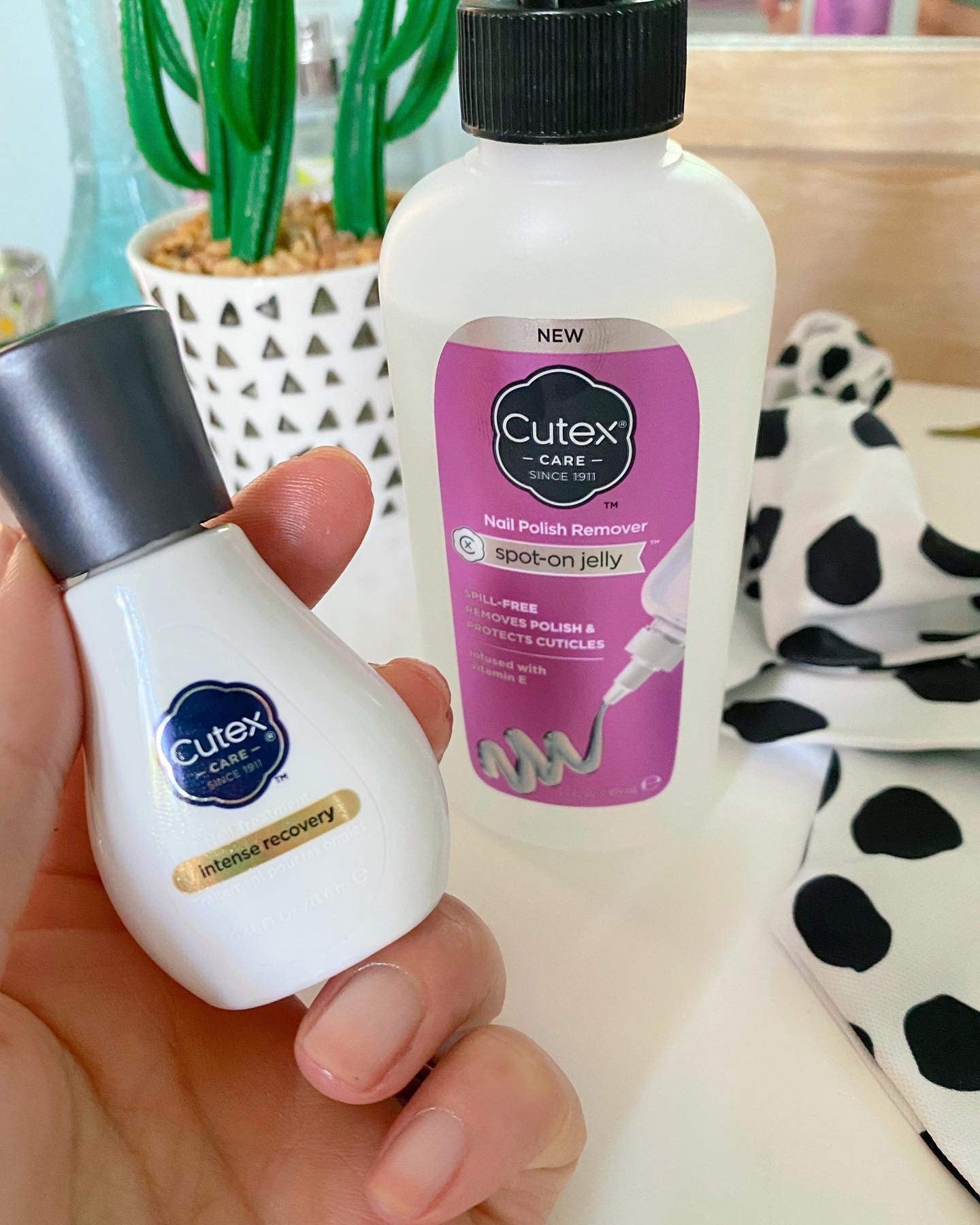 Cutex Spot- On Jelly Nail Polish Remover, Spot-On Jelly Nail Polish Remover, 0.12 kg