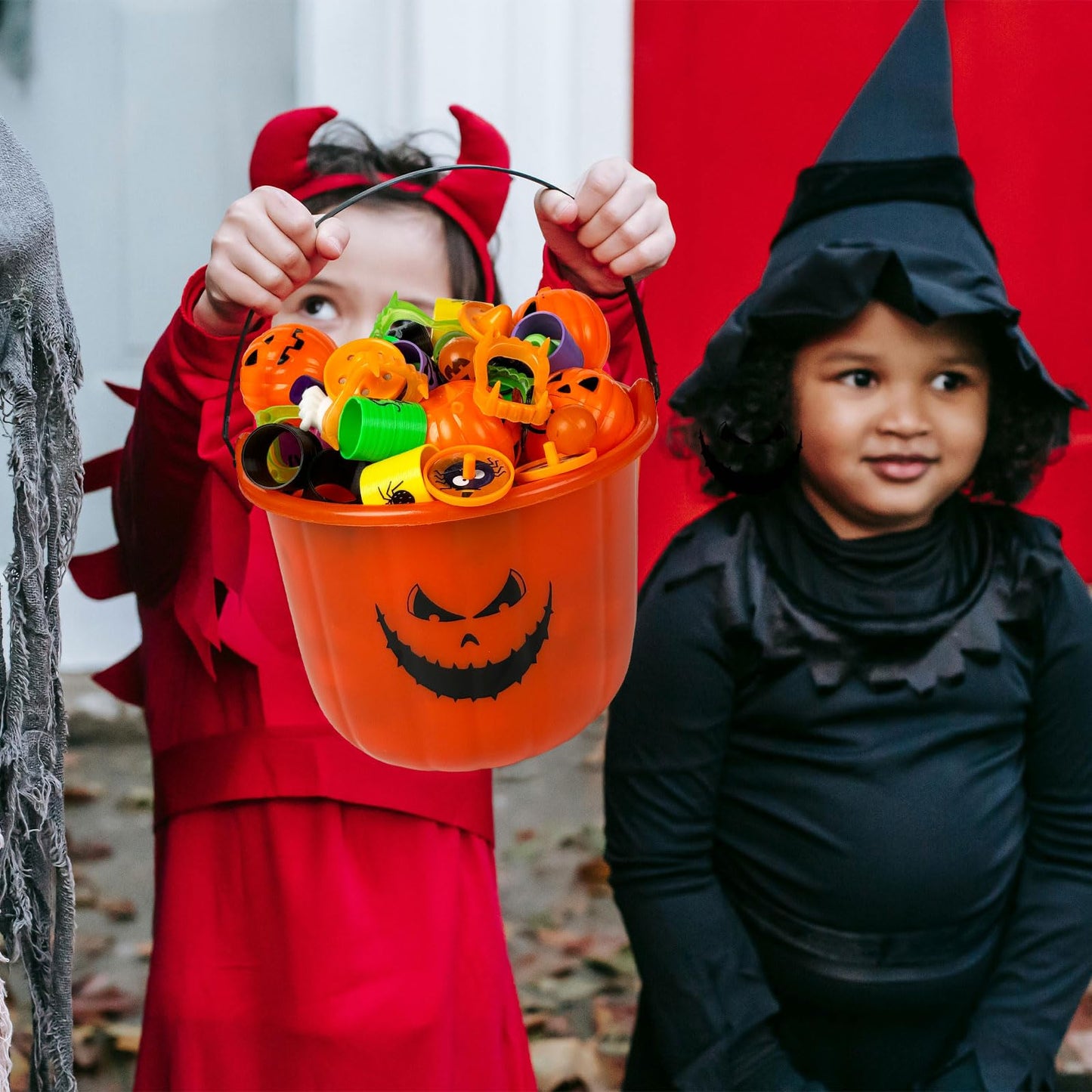 novelinks Halloween Party Favors for Kids 96PCS Halloween Toys in Bulk Halloween Prefilled Plastic Pumpkins Buckets Halloween Goodie Bag Fillers Treats Prizes Halloween Toys Gifts for Boy Girl Random