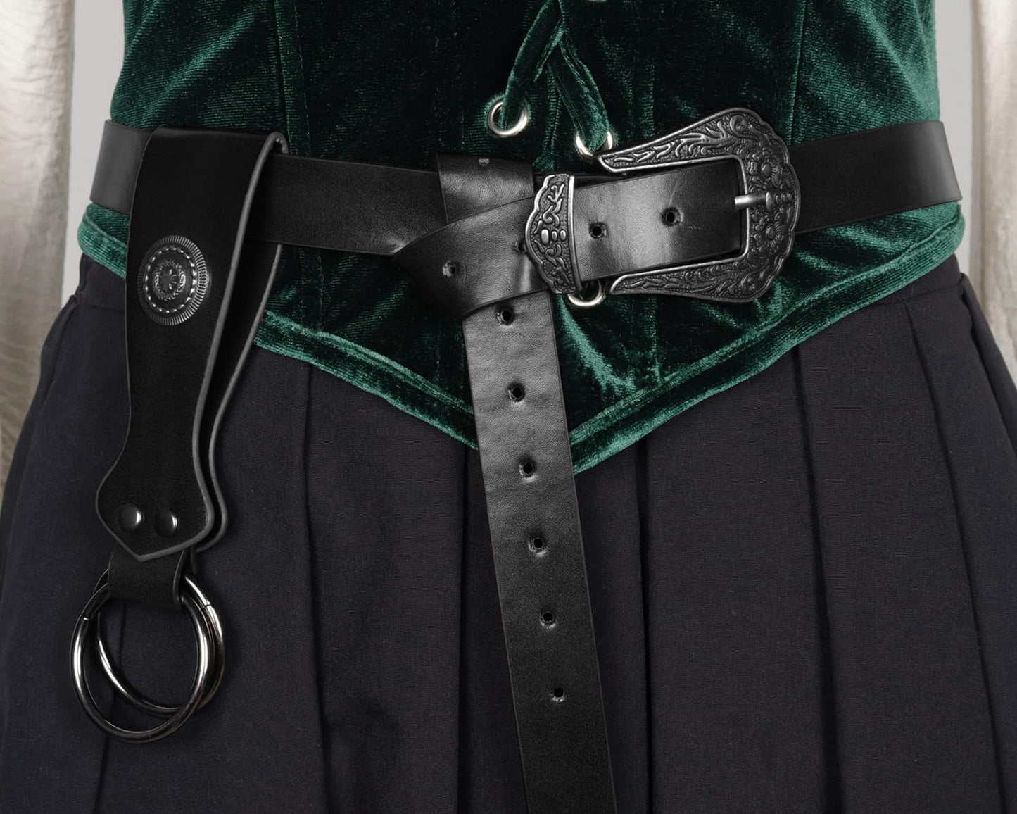 L'VOW Medieval Leather Belt Skirt Clip Women's Renaissance Pirate Belt Viking Halloween Costume Accessory(Black)