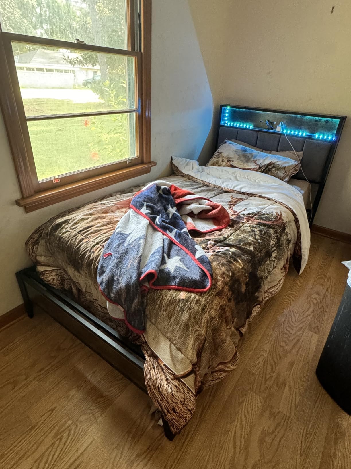 FSJianYi Queen Metal Bed Frame with Charging Station, LED Lights Headboard, Strong Metal Slats Support No Box Spring Needed Noise Free (Queen (U.S. Standard))