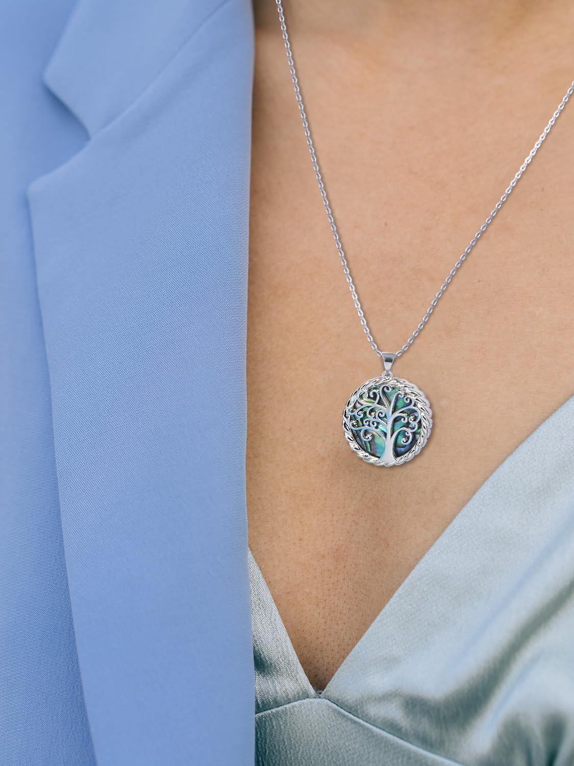 SmileBelle Gifts for Grandma Necklace Tree of Life Necklace as Christmas Gifts for Nana from Grandkids, Generations Necklace for Granny Birthday Gift from Granddaughter, NaNa Gift Ideas for Grammy