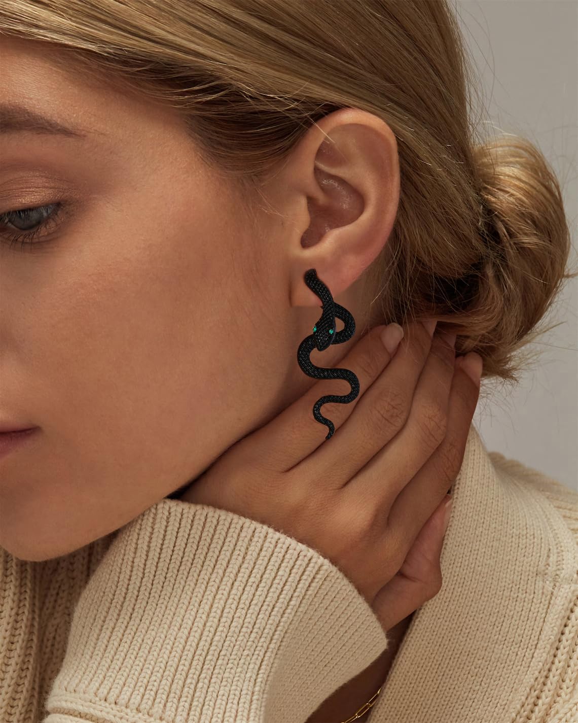 Black Snake Earrings for Women Men Punk Snake Stud Earrings Halloween Black long Snake Earrings Goth Dangle Detachable Earrings