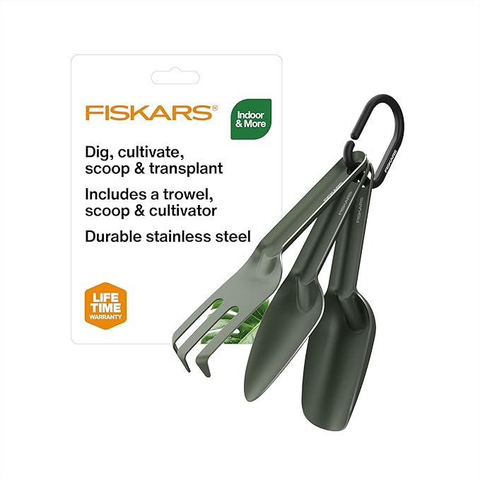 Fiskars 3‑Piece Cultivating Tool Set, Stainless Steel Trowel, Scoop & Cultivator with Space‑Saving Nesting Design