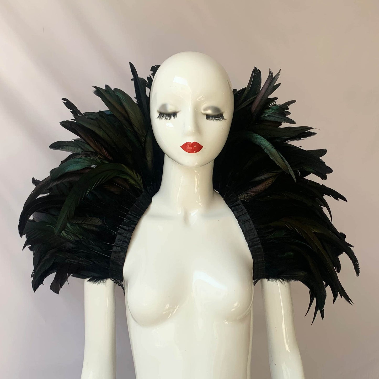 QI@XIA Feather Shawl 1 Pair of Wrist Cuffs and Leg Cuff for Women Witch Halloween Mardi Gras Cape Costumes Accessories (Black)