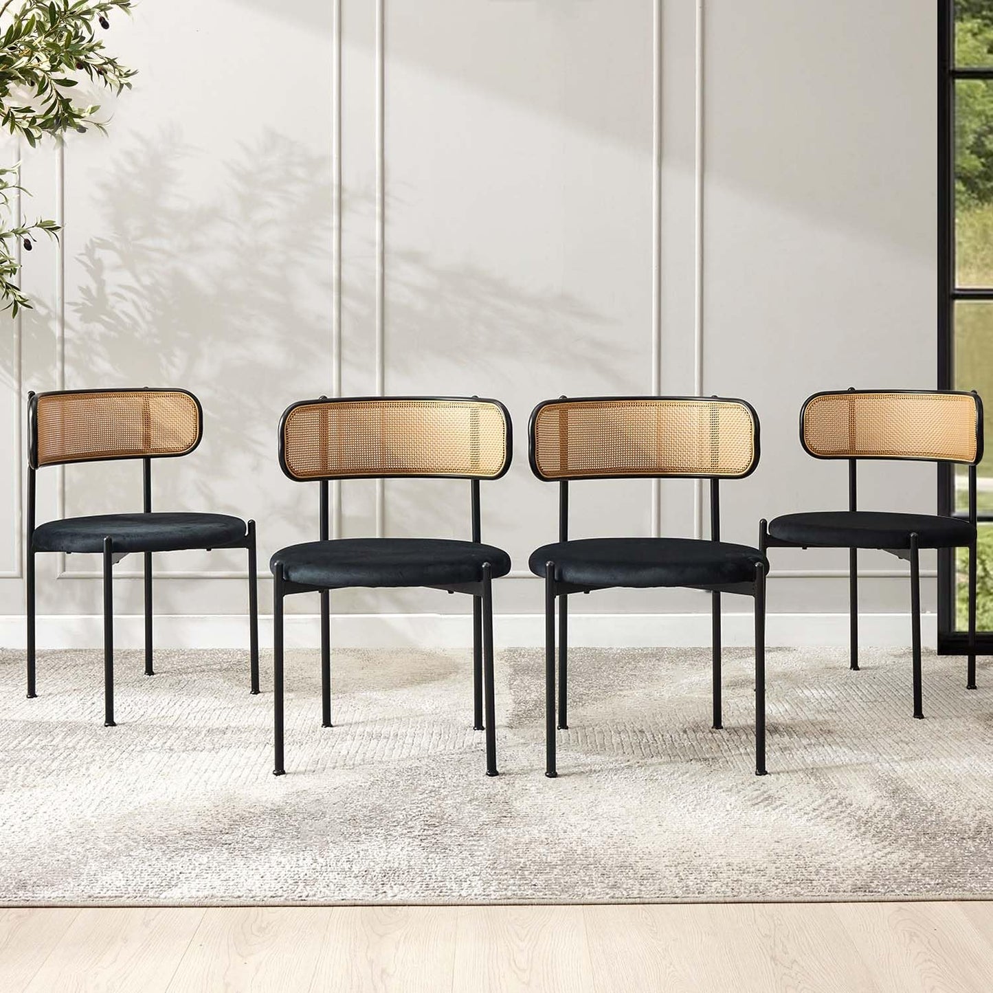 Puntogen Rattan Dining Chairs Set of 4, Kitchen Chairs with Curved Cane Backrest &Metal Legs, Modern Dining Room Chair, Round Upholstered Sherpa Chair for Living Room, Black