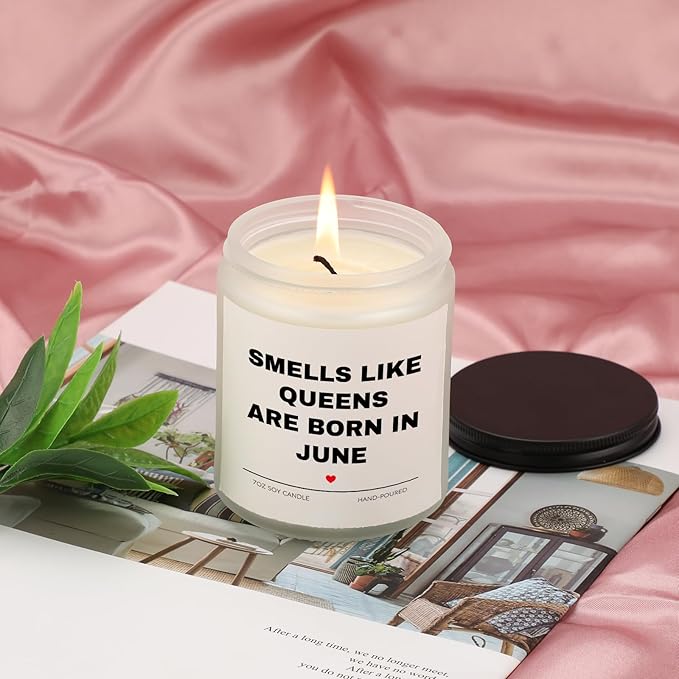 Birthday Gifts for Women, Queens are Born in June Candle, June Bday Gift Idea for Girl Female Sister Mom Aunt Friend, Smell Like Queens are Born in June Candle,7 OZ