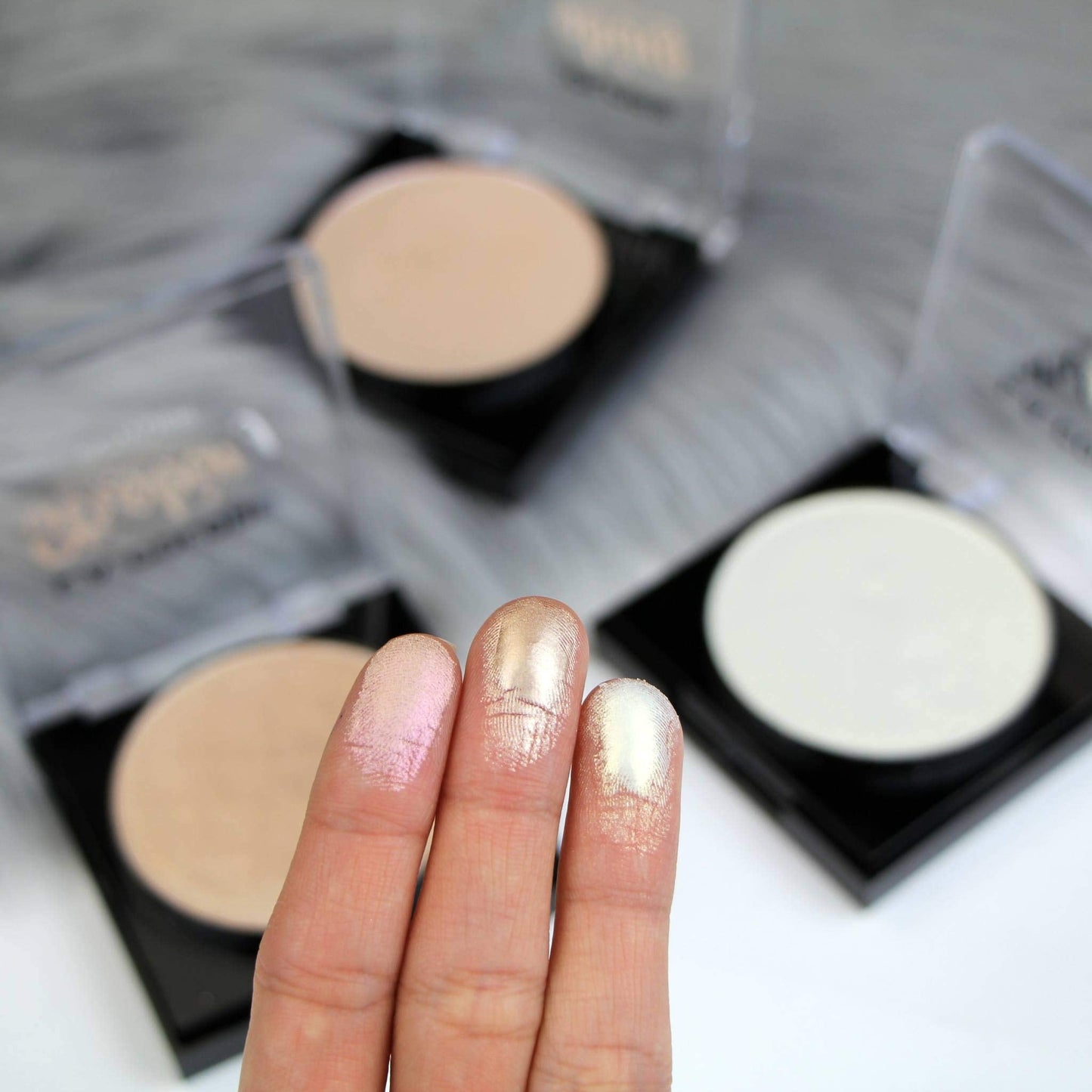 L.A. COLORS Strobing Powder, Flashing pink CSP254