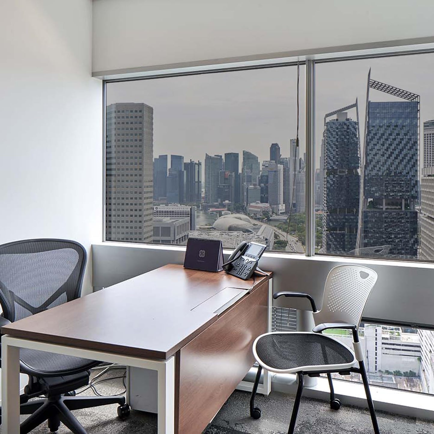 Shackcom 2 Rolls 29.5" X 118" One Way Window Film, Mirror Effect Tint Glass Covering for Home Office, Daytime Privacy Protecting Reflective Heat Control Anti UV Door Sticker (Sliver)