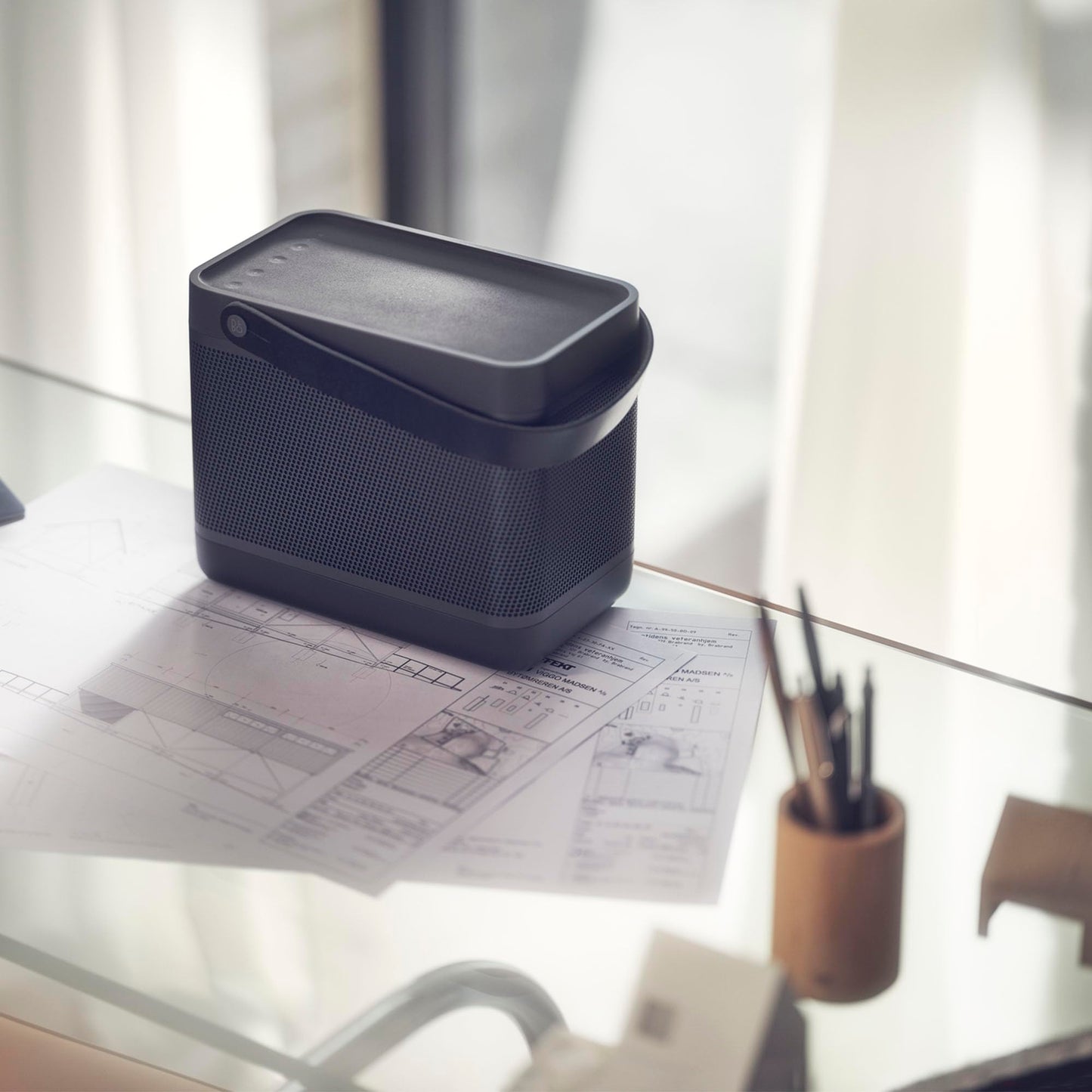 Bang & Olufsen Beolit 20 Powerful Portable Wireless Bluetooth Speaker, Anthracite