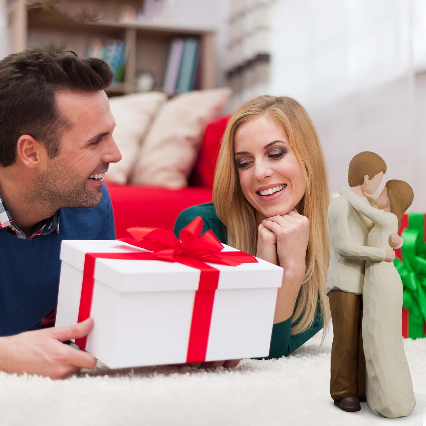 NANAOUS Couple Figurines, Best Wedding Engagement Romantic Gift for Husband Wife, Love Statue Valentine's Day Anniversary Birthday